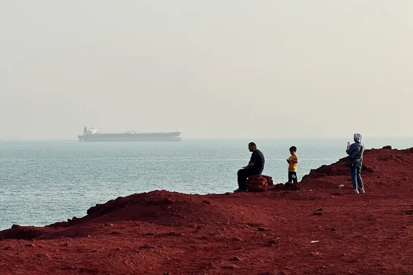 Iran Inafunga Njia ya Maji ya Ormuz, Hali Inazidi Kuwa Mbaya